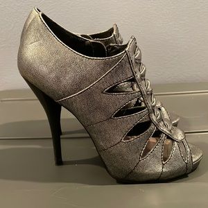 Metallic Grey Heels!